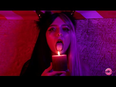 ❤️ Blowjob Hikaka mai i te Sexy Succubus me te Waha Whakanui Pono pakeke i a matou